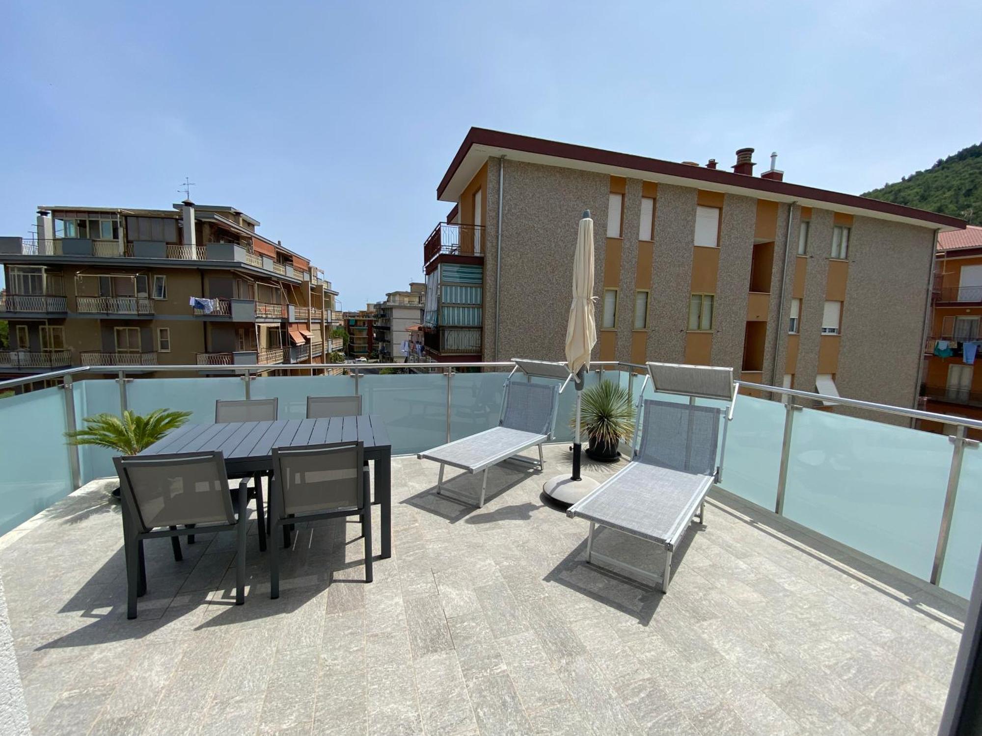 New Luxury With Pool In Borghetto *